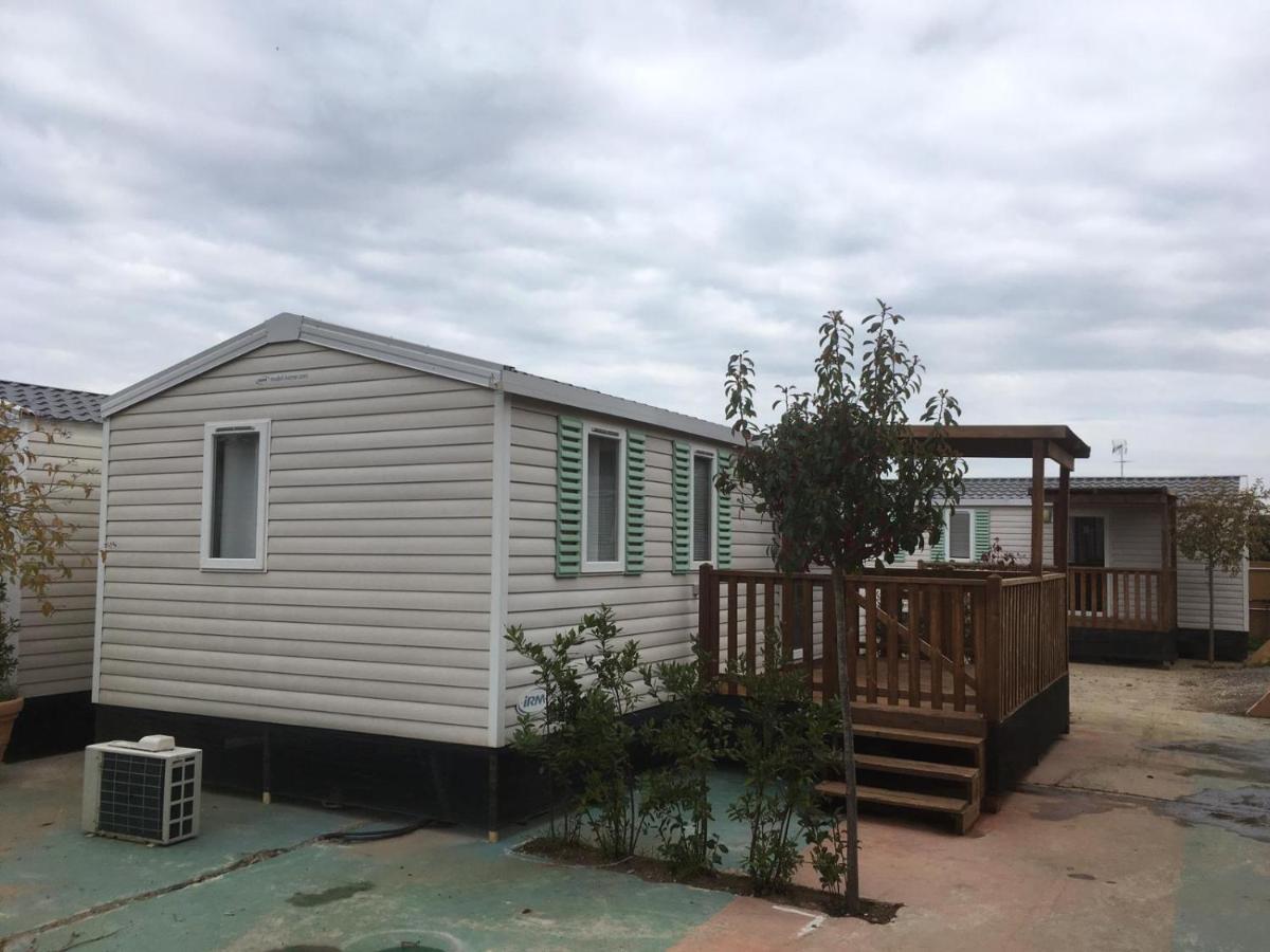 Happy Camp Mobile Homes In Real Village * Roma